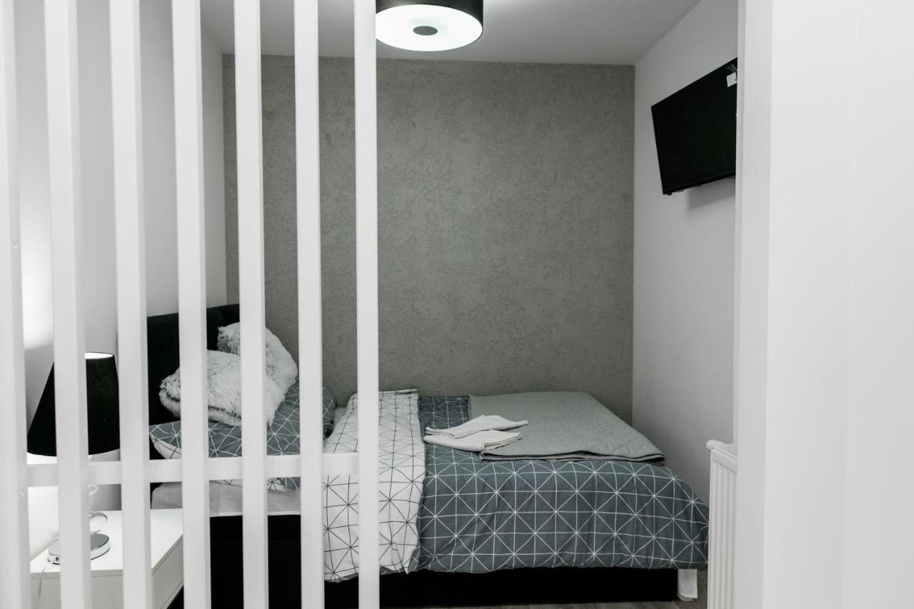 Apartament Z Lozem Malzenskim - Bezplatny Parking 포즈난 외부 사진