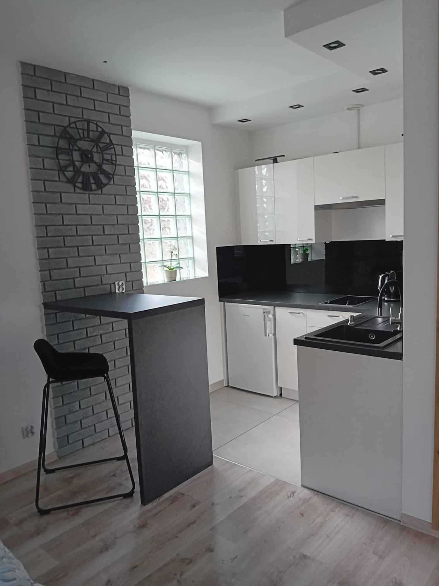 Apartament Z Lozem Malzenskim - Bezplatny Parking 포즈난 외부 사진